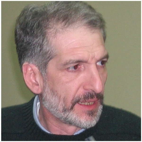 Baccichetto: “Es necesario que aquellos que pueden dar algo a la política en este momento lo hagan”