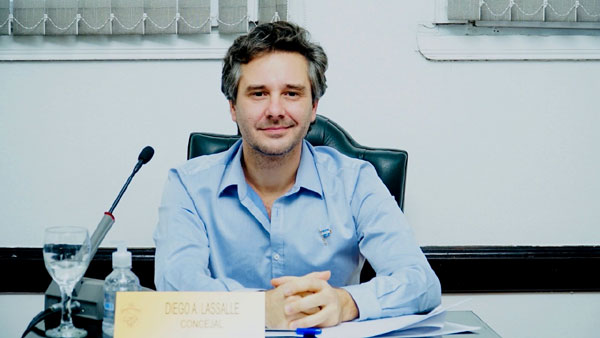 “Elijo quien me lleva”, Diego Lasalle presentó un proyecto para que los usuarios de taxi y remis decidan con quien viajar