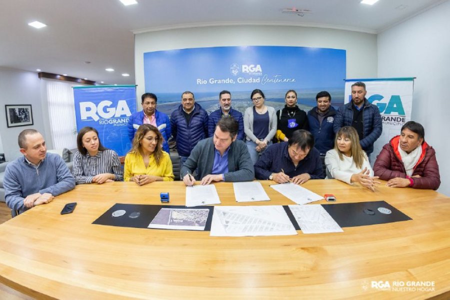 Felipe Concha: “No solo aumentos salariales estamos llevando a los trabajadores, sino también viviendas»