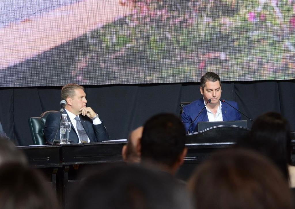 Von der Thusen renovó su acompañamiento a Perez y confirmó que ira por una banca en la legislatura