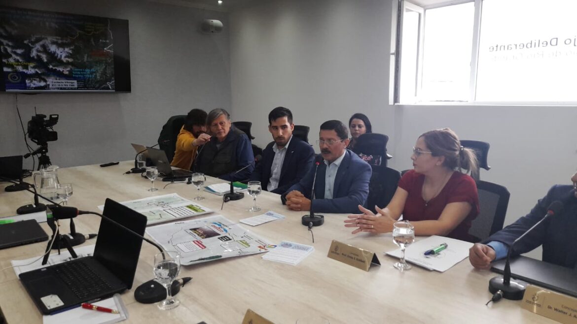 Concejales acompañaron la exposición de militantes por la soberanía sobre las movilizaciones a Lago Escondido, Río Negro