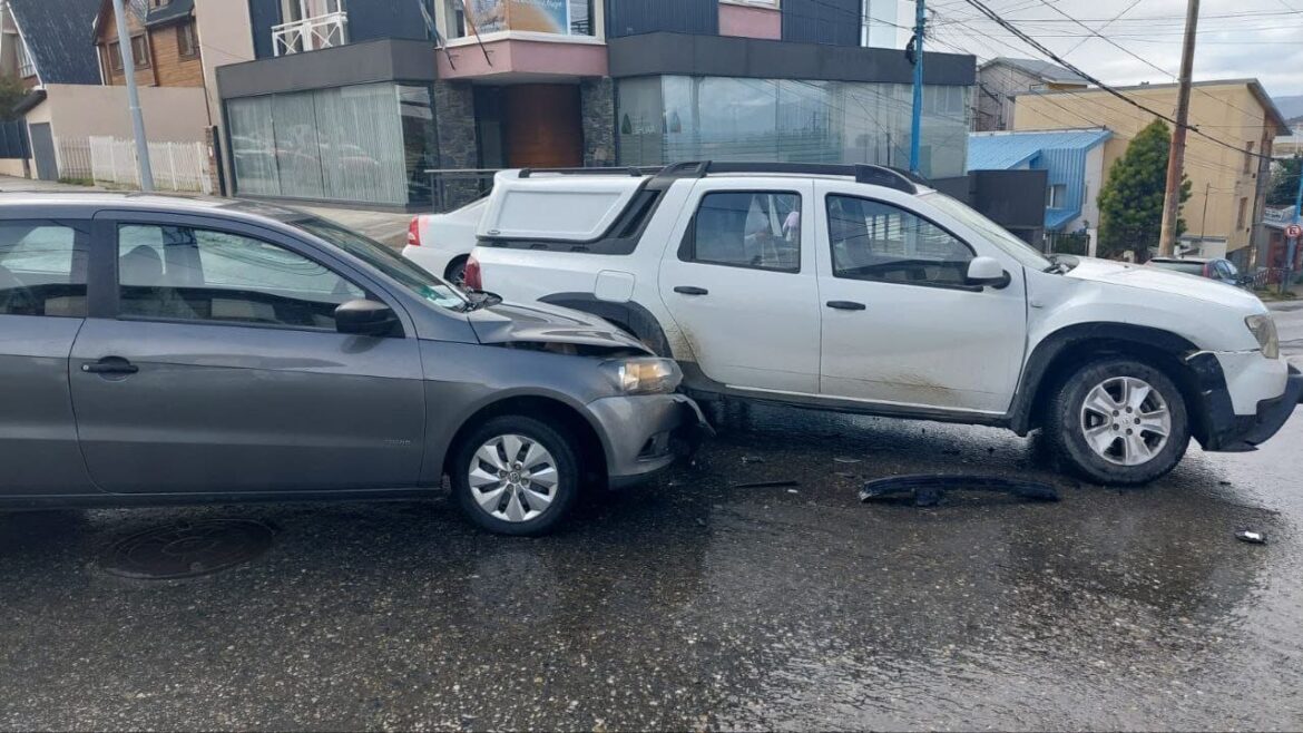 Choque y un vehículo incautado en la ciudad de Ushuaia
