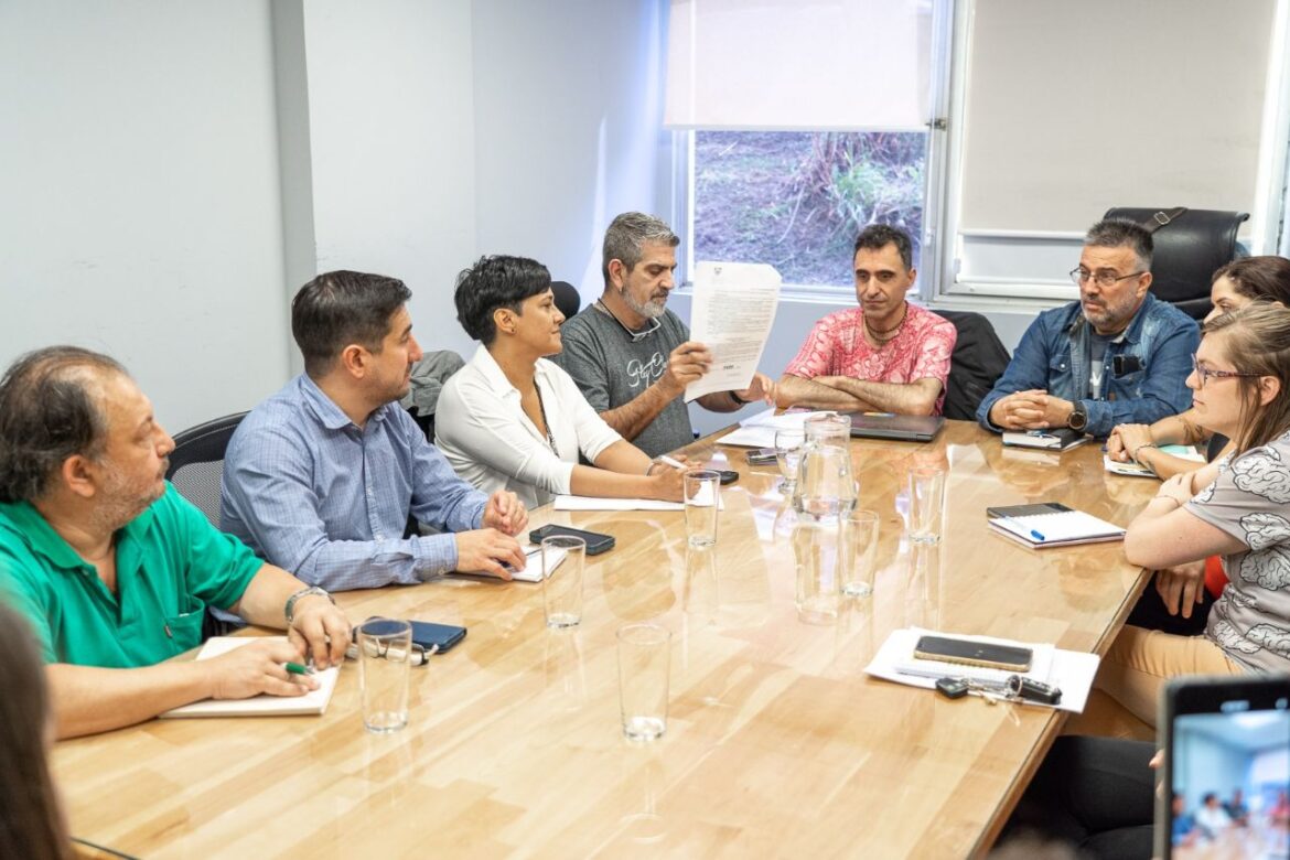 Gobierno y  SUTEF mantuvieron la primera reunión paritaria de este año