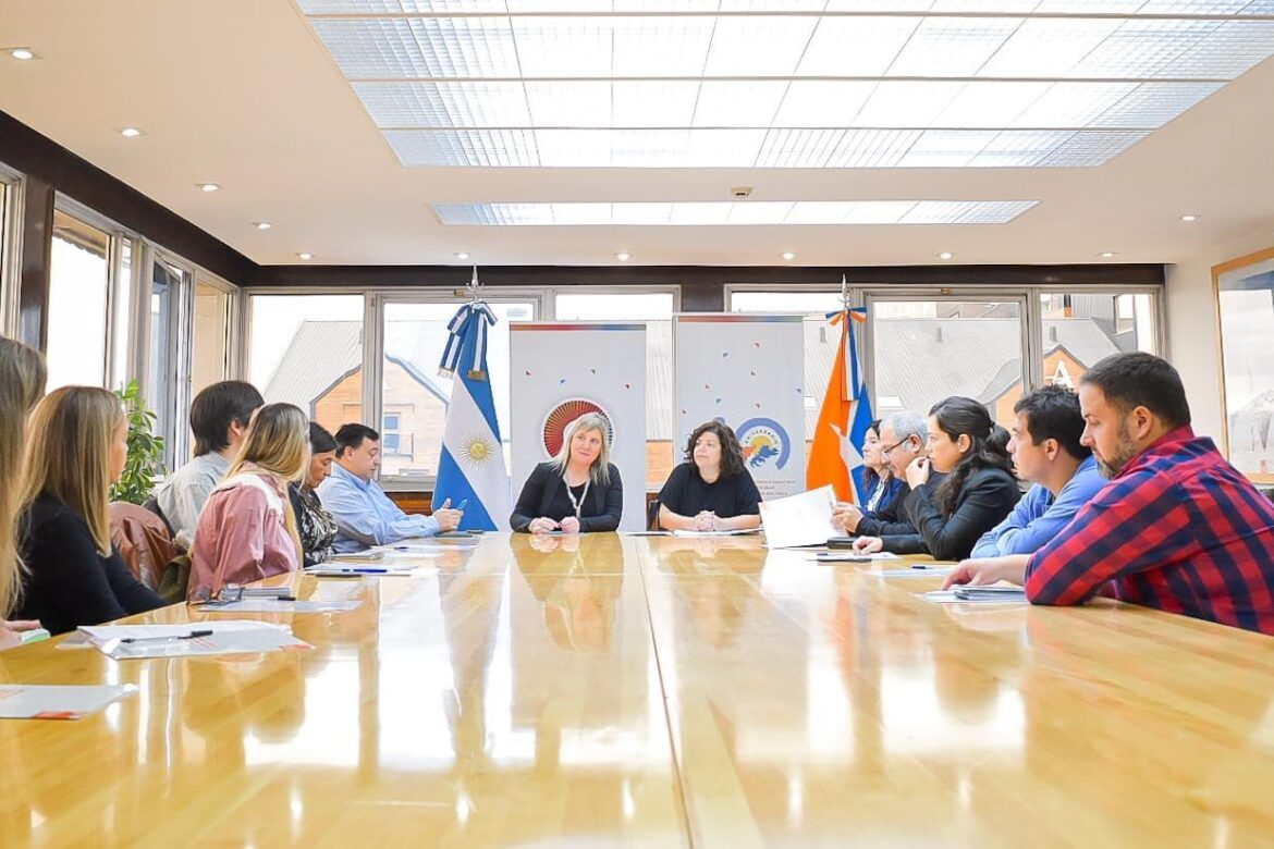 Mesa de trabajo para la implementación de la Ley de resistencia antimicrobiana