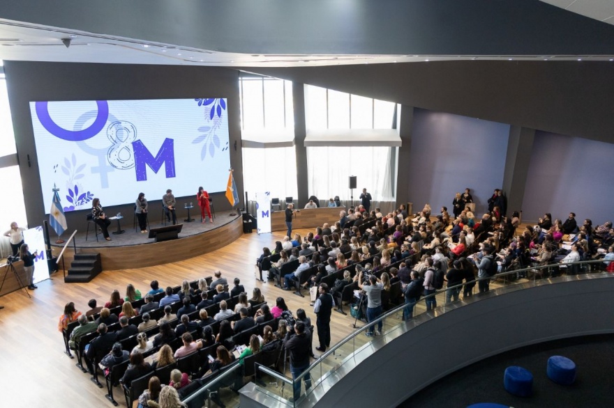 Se realizó en Tierra del Fuego el primer foro 8M «El mundo del trabajo, con mirada de Mujer»