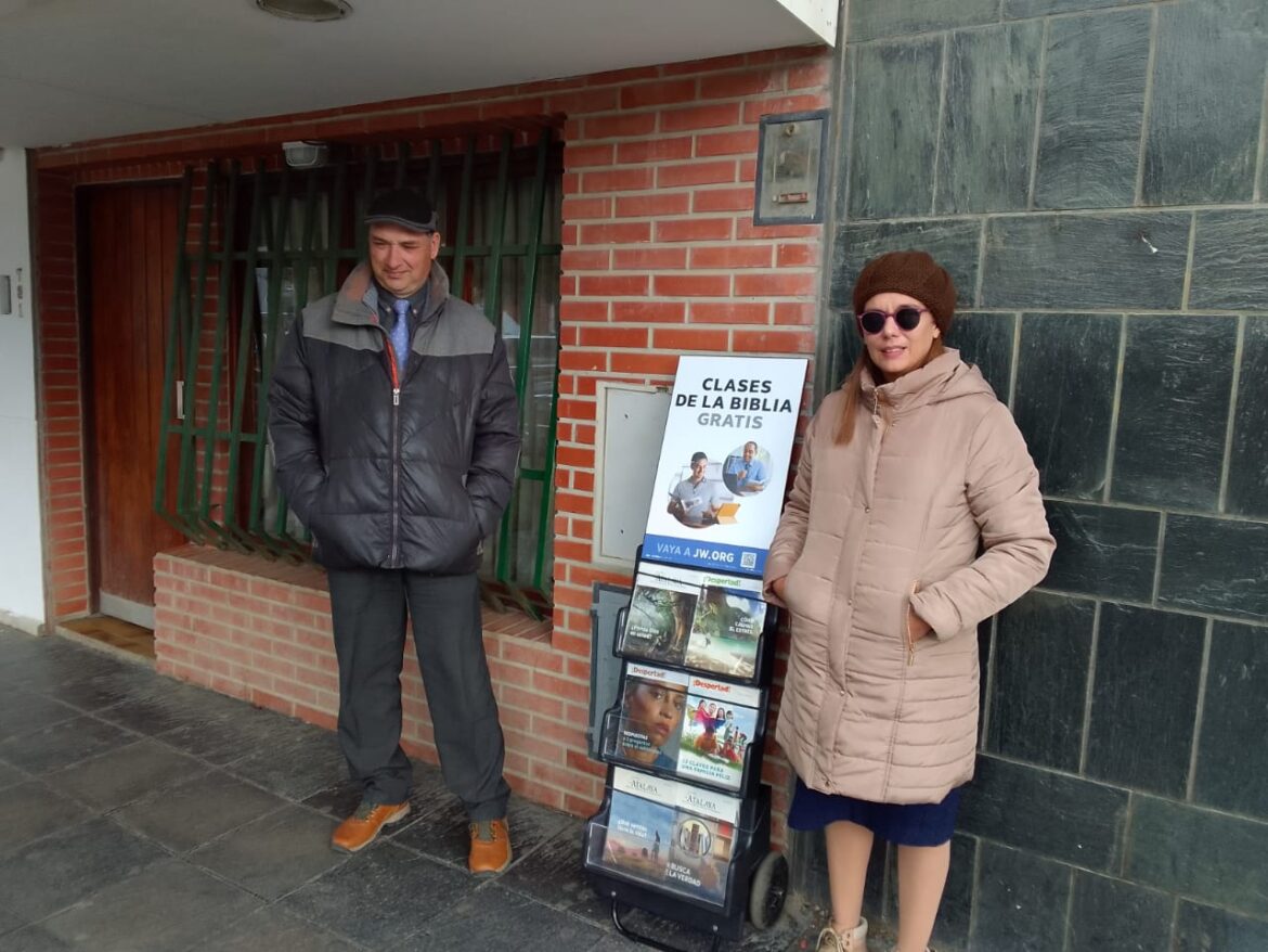 Testigos de Jehova anuncian la vuelta a la actividad:  «Tocaremos a las puertas con una propuesta renovada»