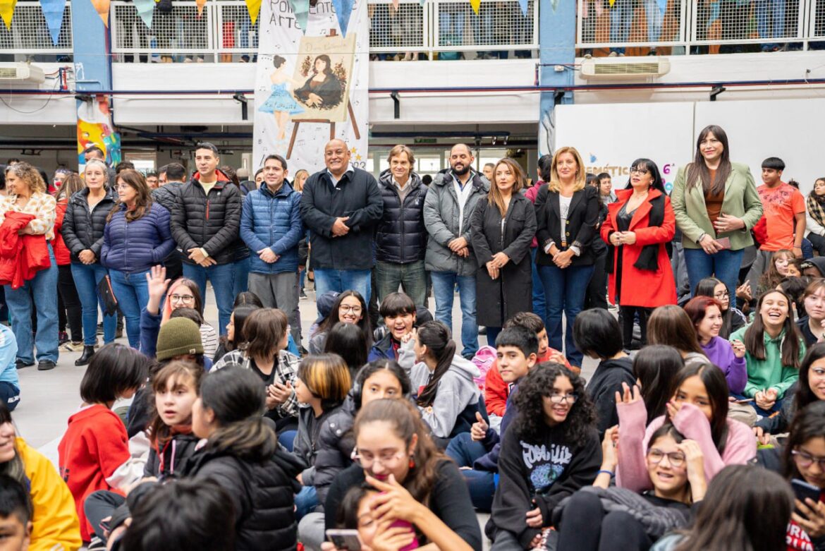 El Gobernador encabezó en Río Grande la inauguración del paseo las artes