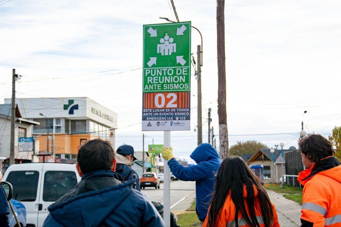 Instalan carteles sobre prevención sísmica en distintos sectores de Río Grande