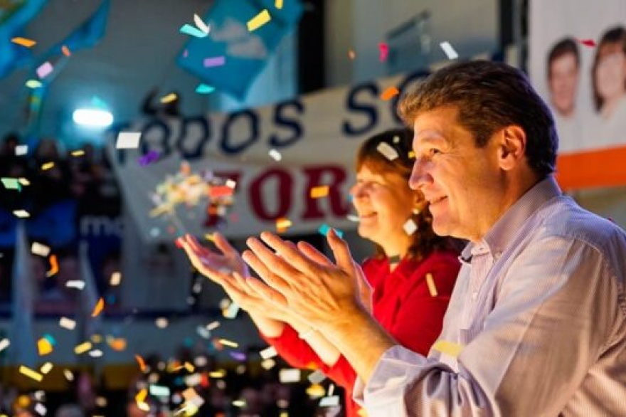 Multitudinario cierre de campaña de Gustavo Melella