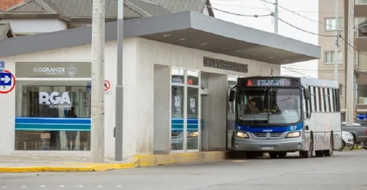 Este martes 13 habrá un paro de colectivos por 24 horas