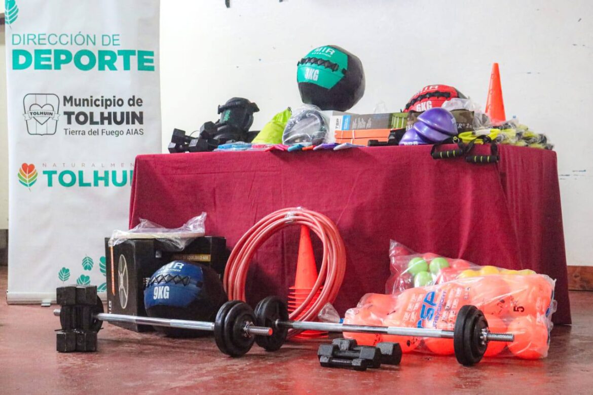 El municipio de Tolhuin entregó nuevo equipamiento para actividades deportivas