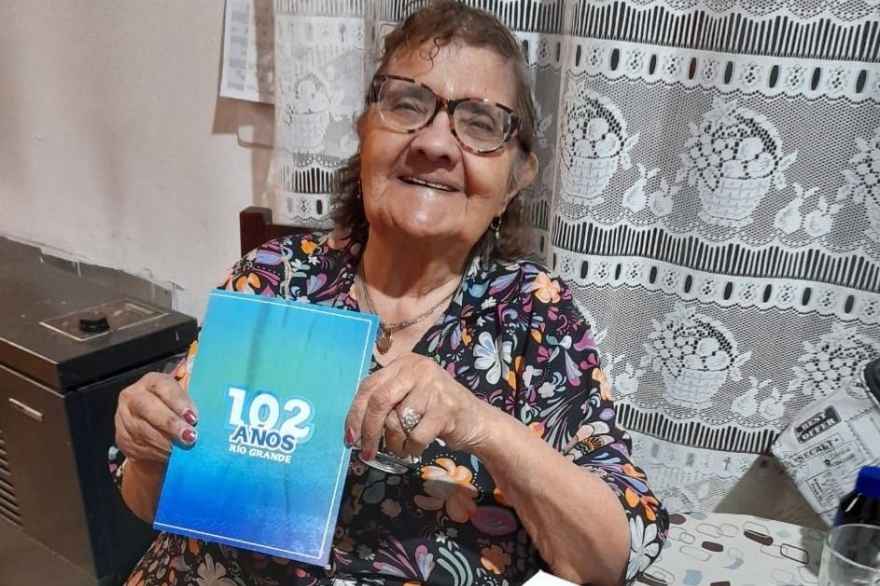Por el 102° aniversario de Río Grande, el Municipio entregó desayunos para antiguos pobladores