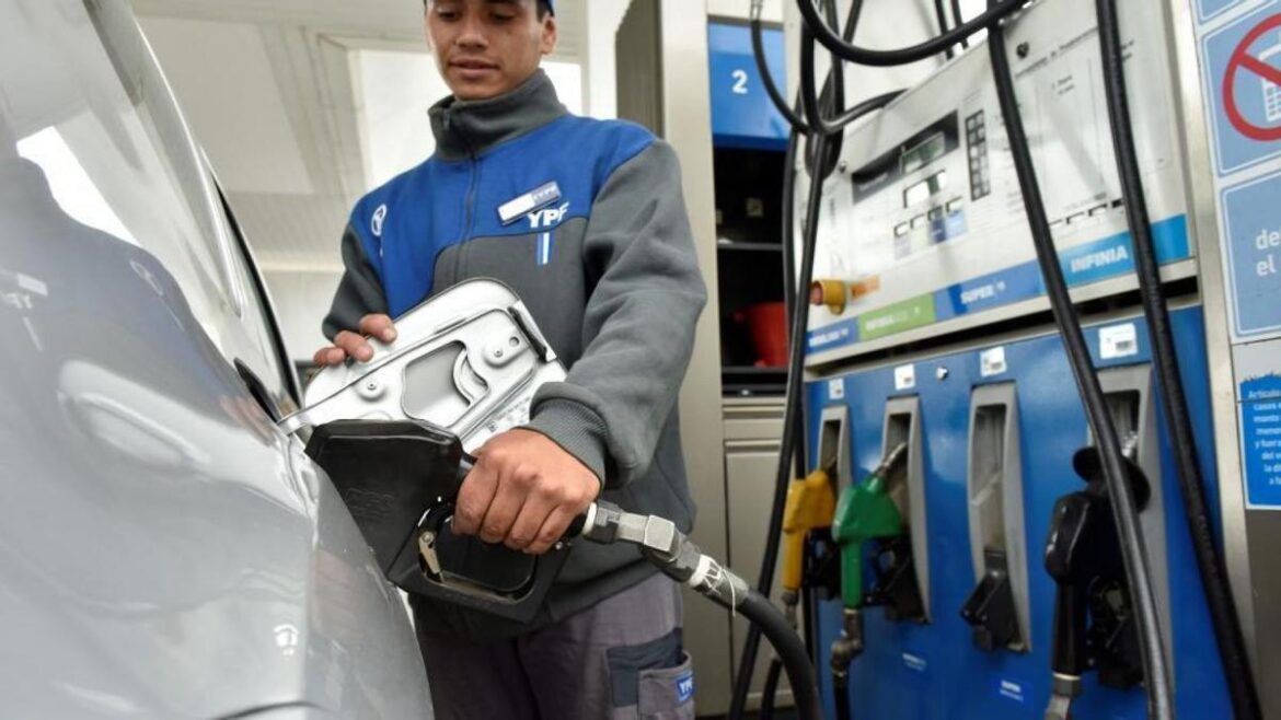 La nafta podría subir $60 por litro si se descongela la carga impositiva con subas del 258%