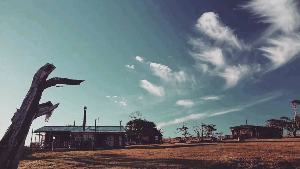 Ambientalistas denuncian lodge de pesca no habilitado en Península Mitre