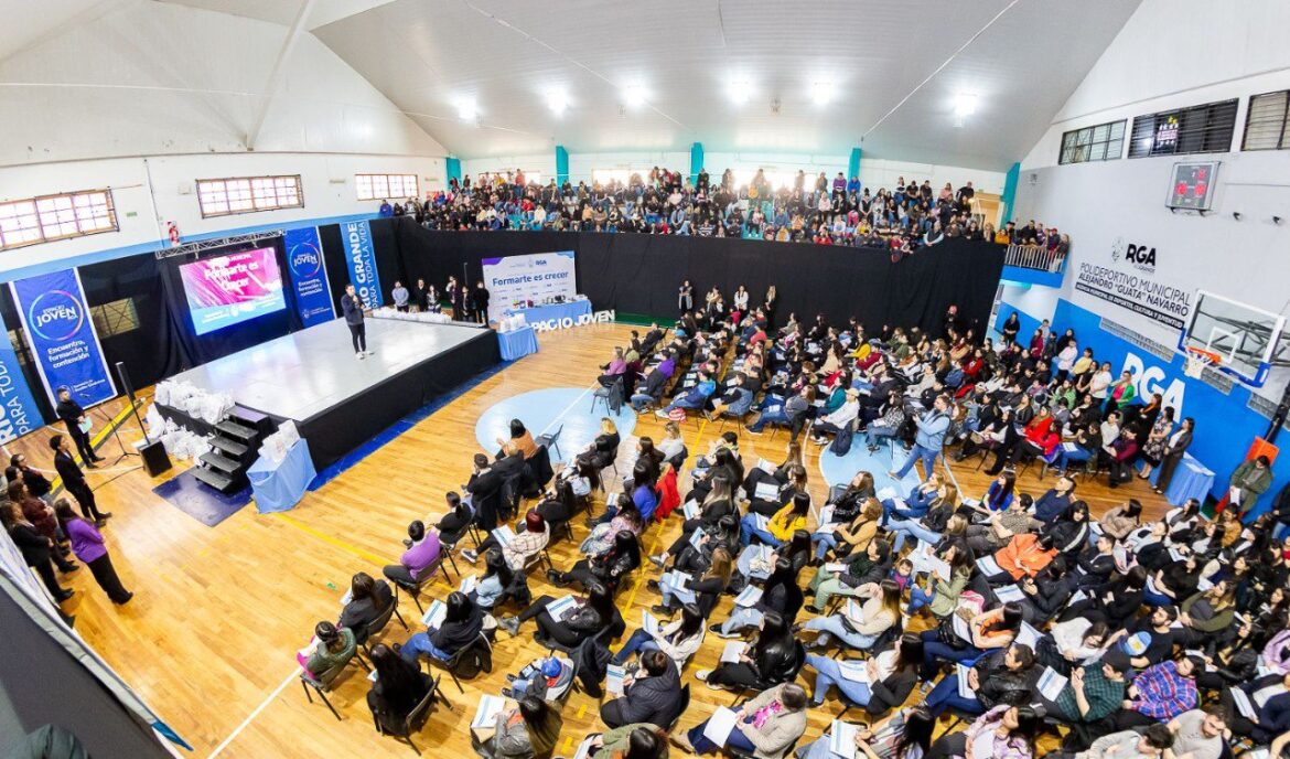 En Río Grande, más de 300 jóvenes finalizaron cursos del programa ‘Formarte es Crecer’