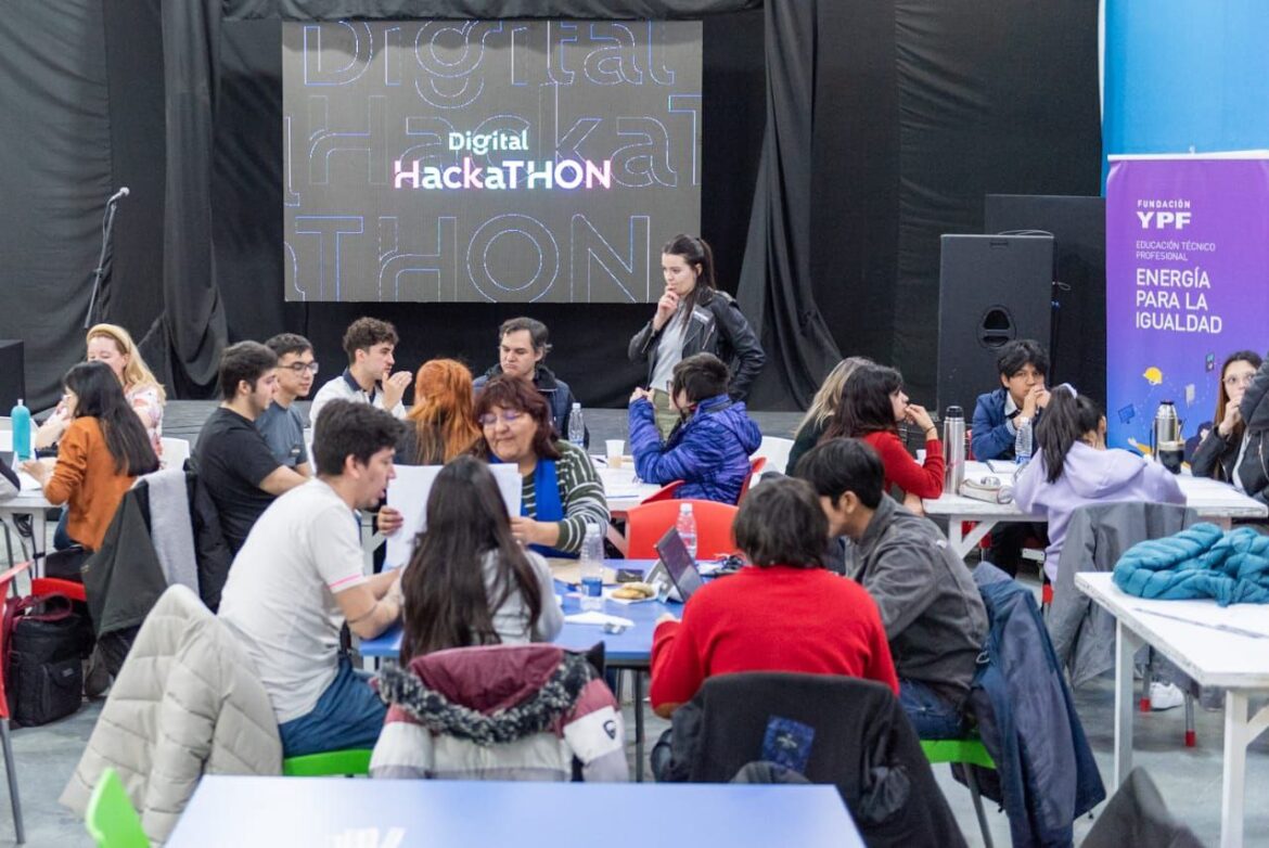 ARRANCÓ LA “DIGITAL HACKATHON” CON PROYECTOS INNOVADORES PARA LA CIUDAD