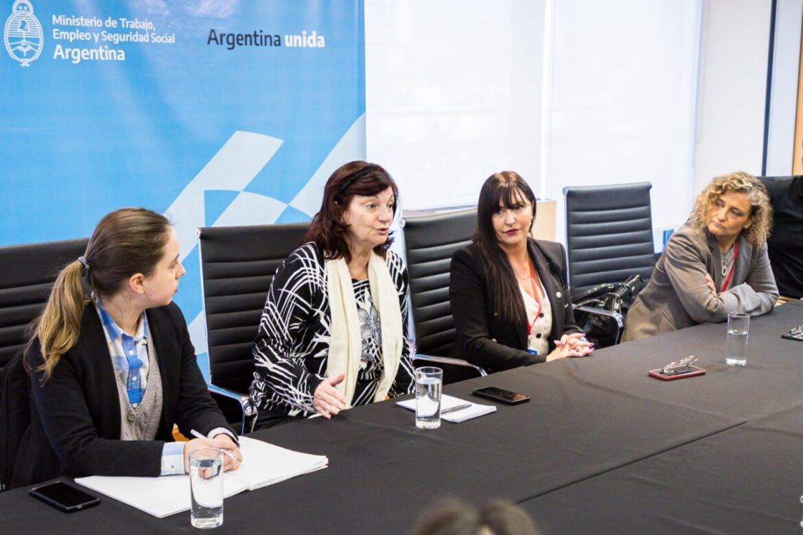 Textiles fueguinos se reunirán con De Mendiguren buscando certezas para el sector