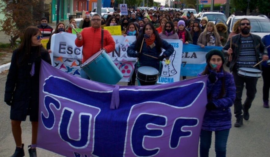 Paro docente con manifestaciones en las tres ciudades