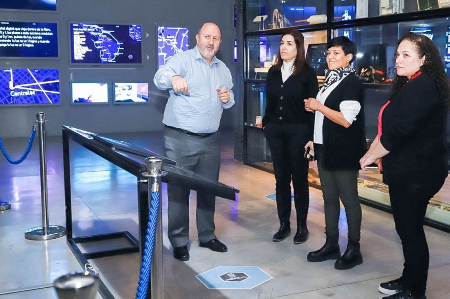 Gobierno y Movistar ofrecerán capacitaciones sobre tecnología a estudiantes y docentes fueguinos