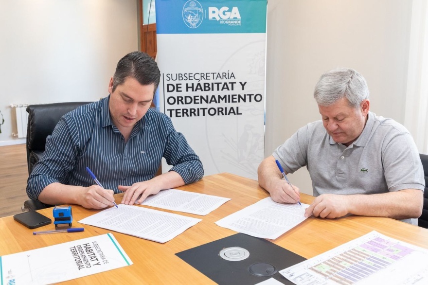Perez firmó un acuerdo para sumar 600 nuevos lotes con servicios en Río Grande