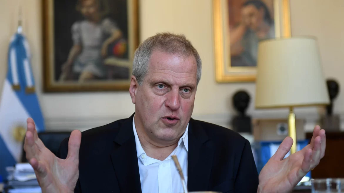 Perczyk apuntó contra la voucherización: “La educación no es mercancía”