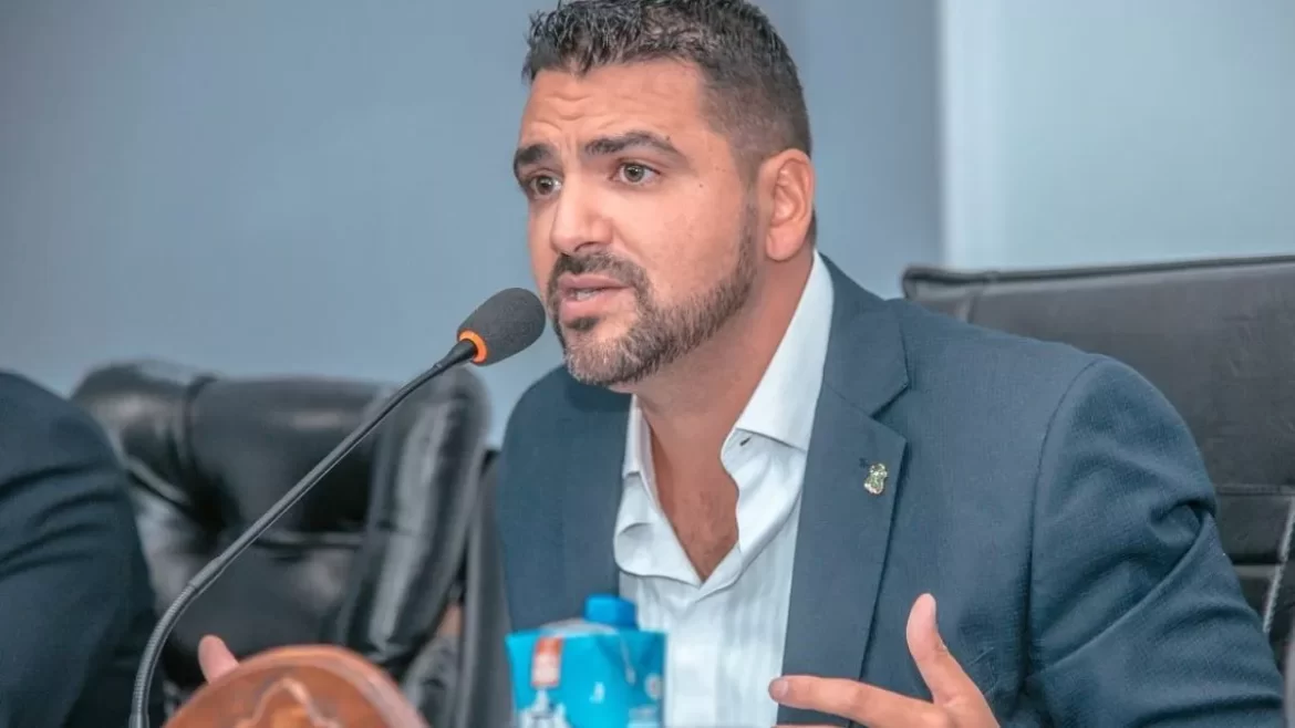 Vuoto denunció ser vigilado por orden del jefe de la Policía provincial