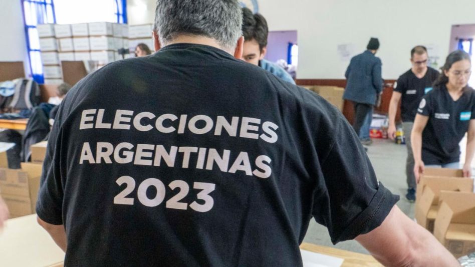 Los argentinos eligen un nuevo Gobierno en comicios que anticipan preferencias divididas en tercios