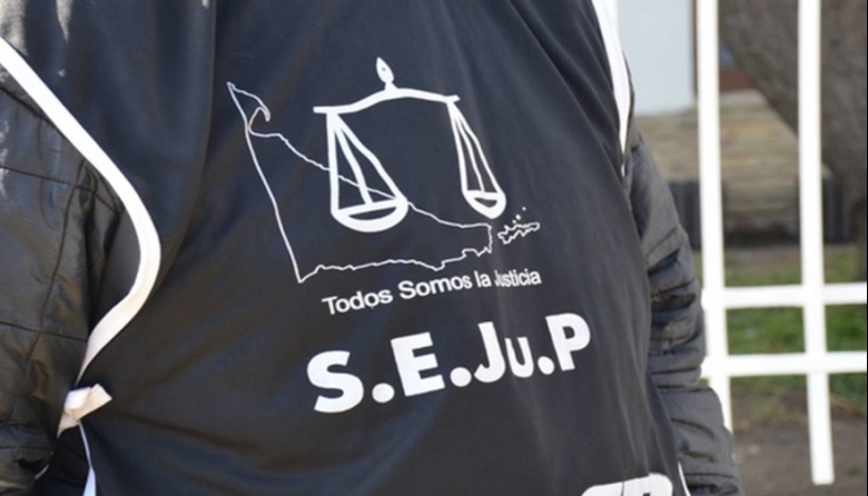 “Un ministro se puede comprar un auto por mes, nosotros a gatas podemos pagar lo mínimo de las tarjetas”