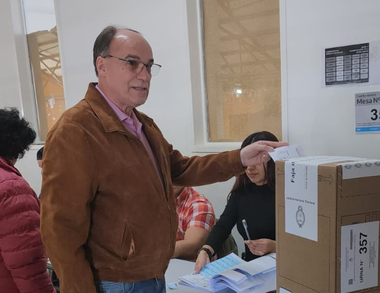 “Hoy se define si queremos vivir en un país normal o continuar con el desastre”