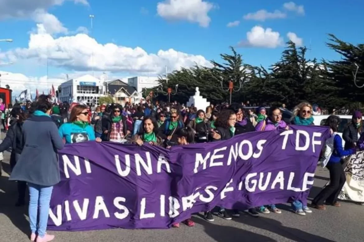 “Estamos ante un candidato que niega la brecha de género”