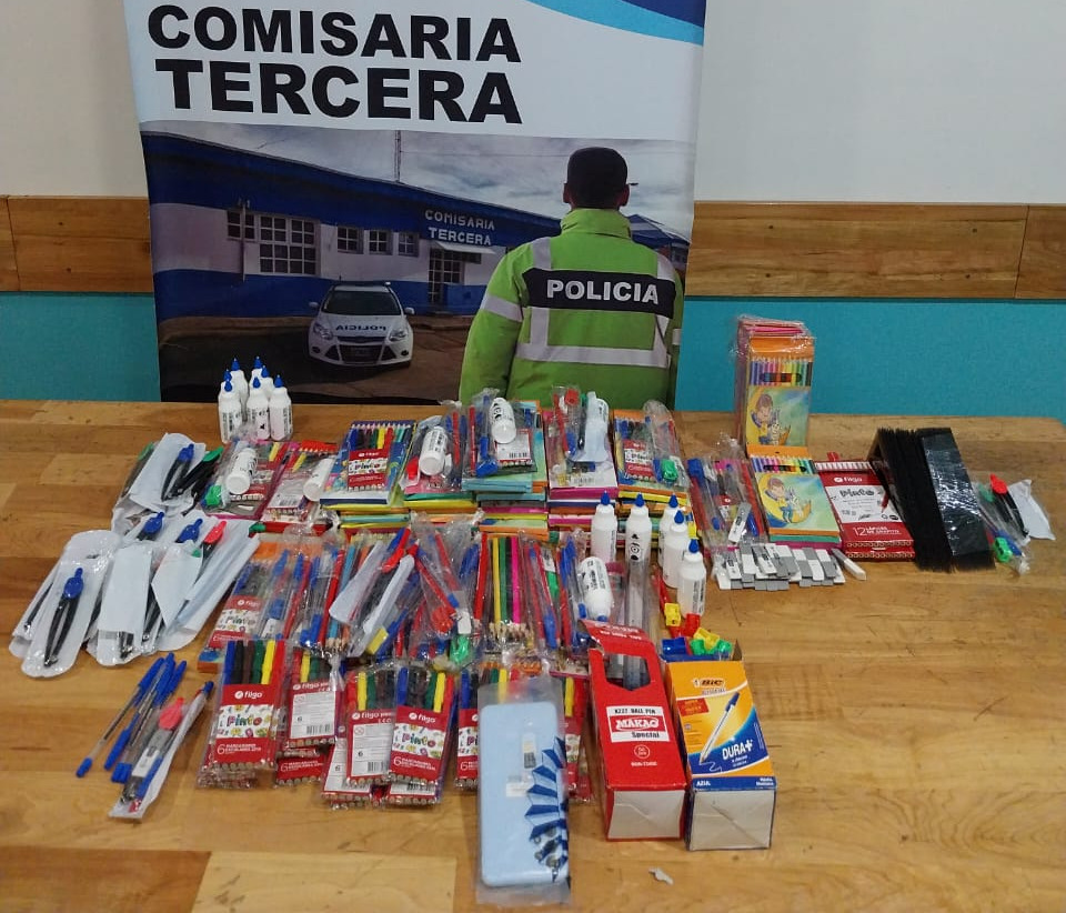 Insólito: Un portero hurtó y vendió útiles de una escuela