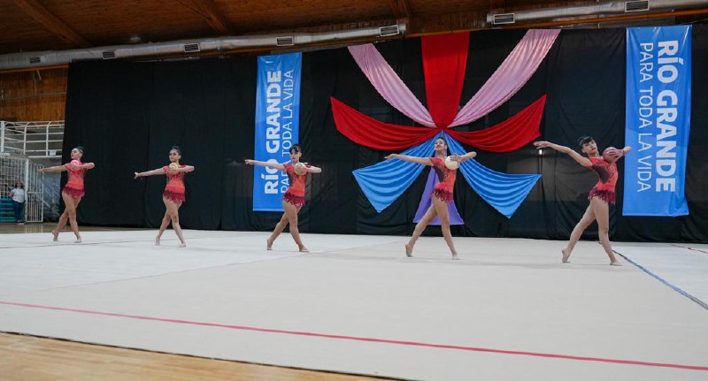 Exitoso cierre de la escuela municipal de Gimnasia Rítmica