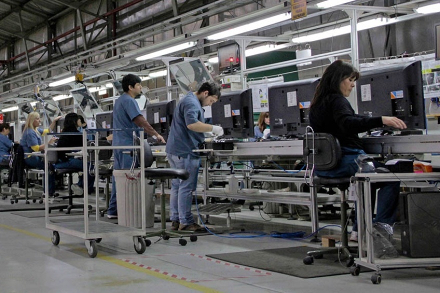 La Unión Industrial Fueguina advierte sobre el retraso de insumos