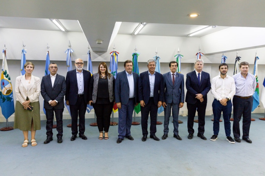 Melella junto a gobernadores de provincias petroleras piden modificaciones a la Ley Ómnibus
