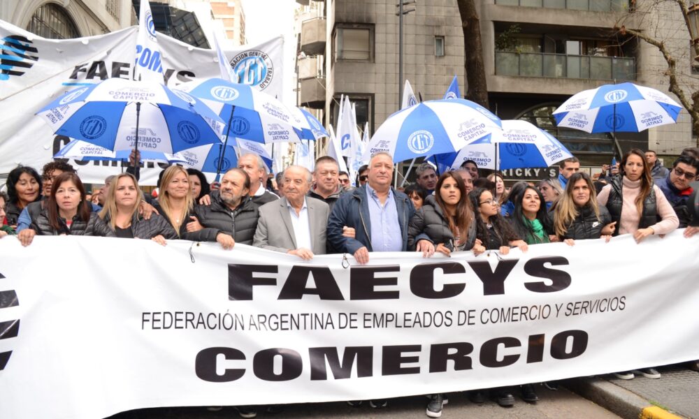 Empleados de comercio: La federacion acordó un 17,6% para febrero