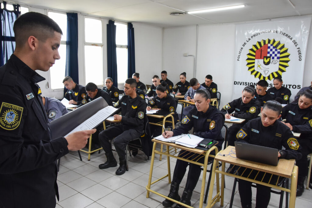 Abren la preinscripción a la escuela de Suboficiales y aspirantes a Agentes de la Policía provincial