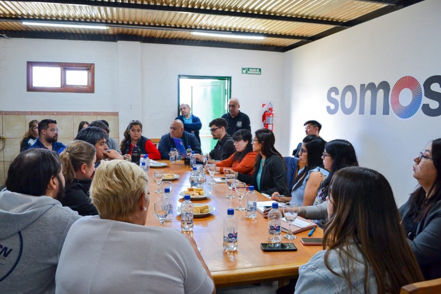 Paritarias: El primer ofrecimiento del Gobierno es un aumento en asignaciones familiares y ayuda escolar