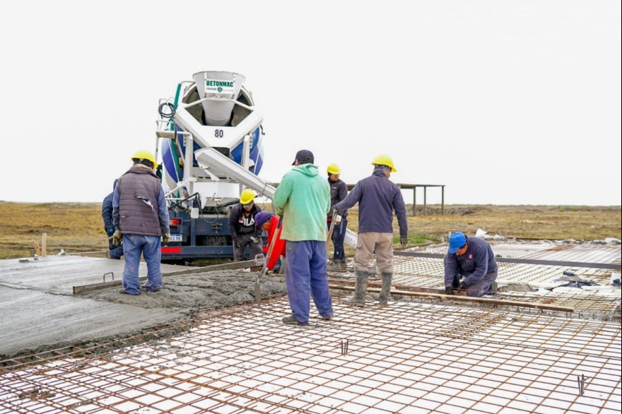 Gobierno inició la construcción de un Centro de Genética y Reproducción Animal en Río Grande