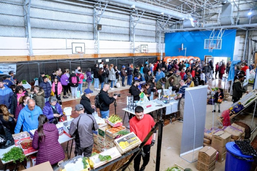 Vecinos aprovecharon las ofertas de «Mercado TDF» en Ushuaia y Río Grande