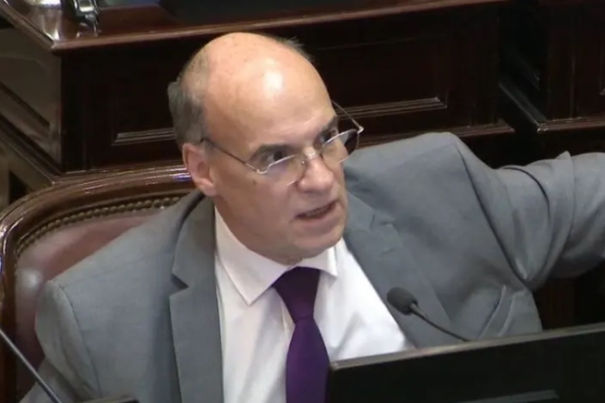 DNU: Pablo Blanco denunció llamados de empresarios fueguinos para que vote en favor