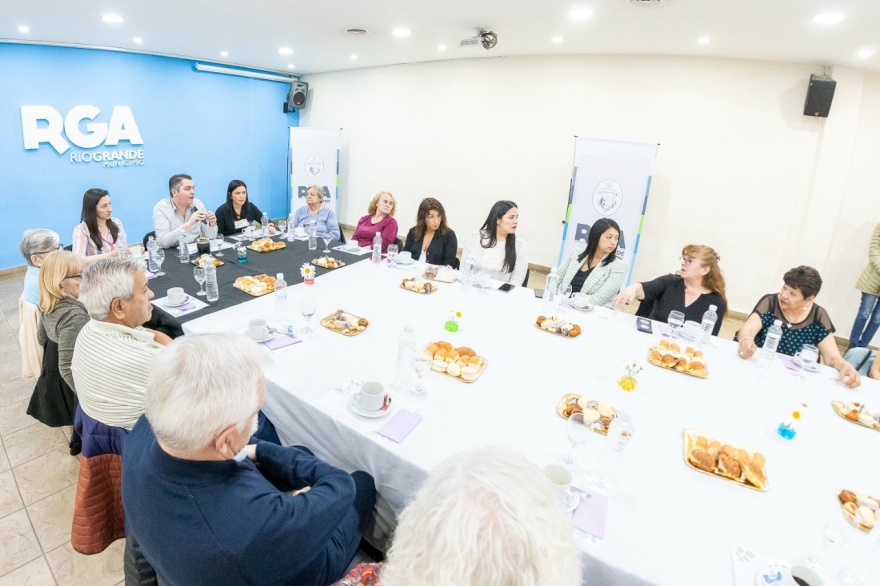 Perez: «Vamos a seguir trabajando por el cuidado de las personas mayores de la ciudad»