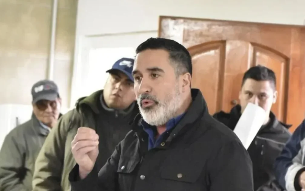 “El aumento va en contra de lo que dicen que están ahorrando”