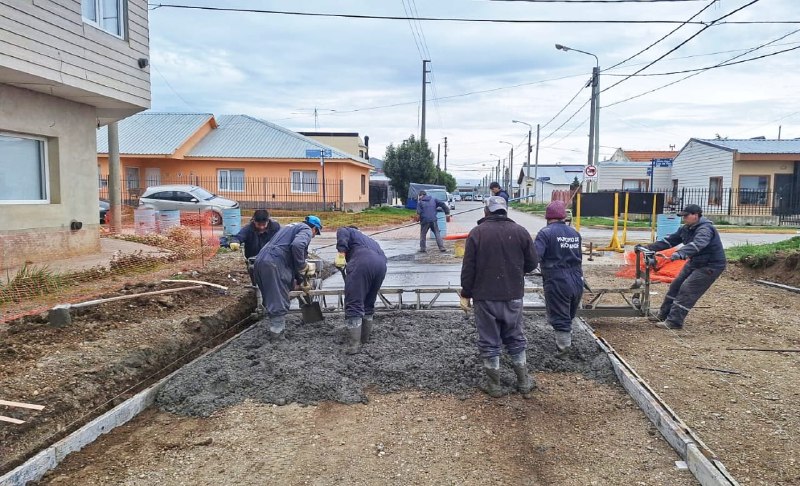 Obras de pavimento en barrio camioneros