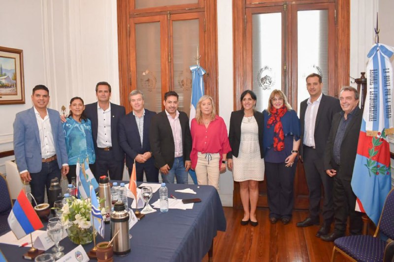 “HEMOS SOLICITADO UN ENCUENTRO DE TODOS LOS MINISTROS CON LA TITULAR DE CAPITAL HUMANO, SANDRA PETTOVELLO”