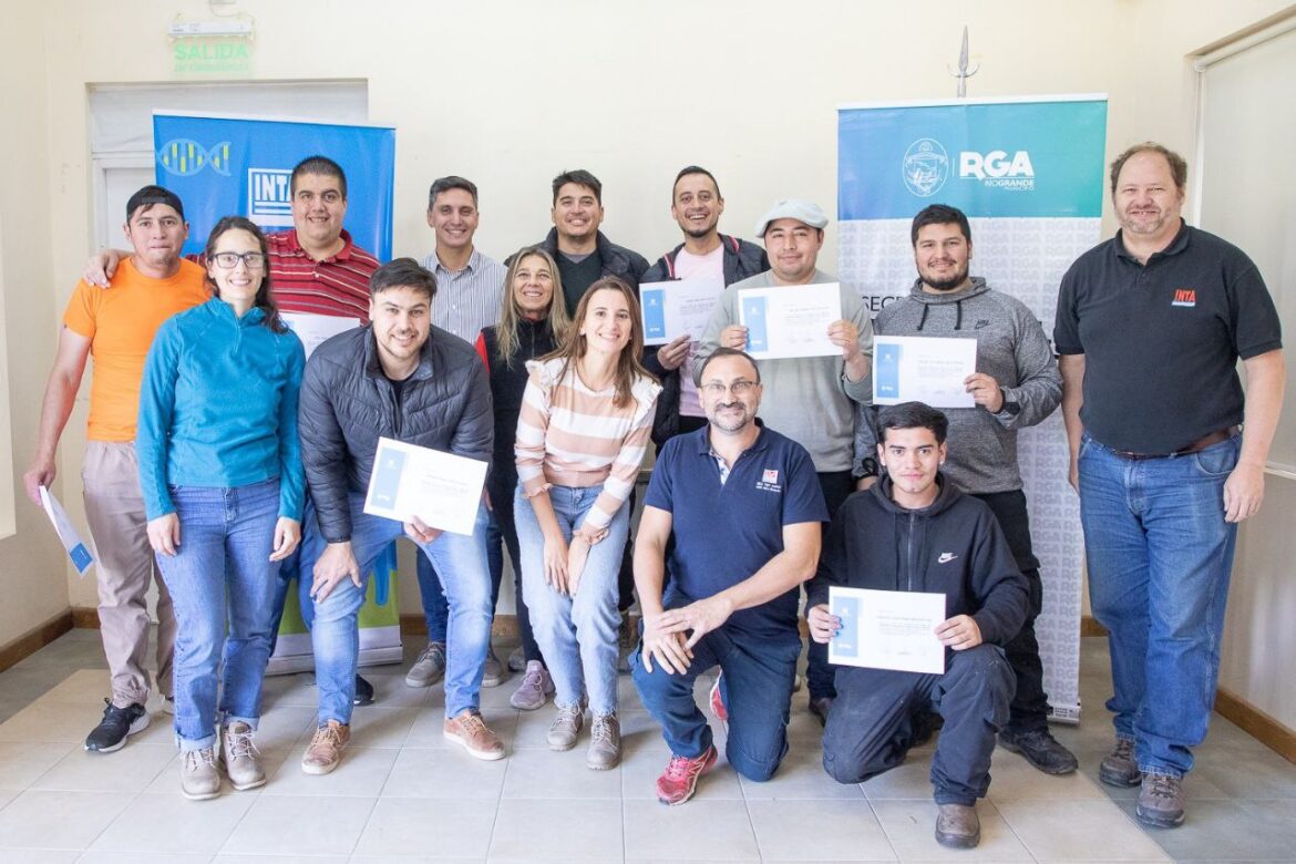 EL MUNICIPIO E INTA CAPACITARON A PERSONAL TÉCNICO EN MATERIA DE PRODUCCIÓN AVÍCOLA