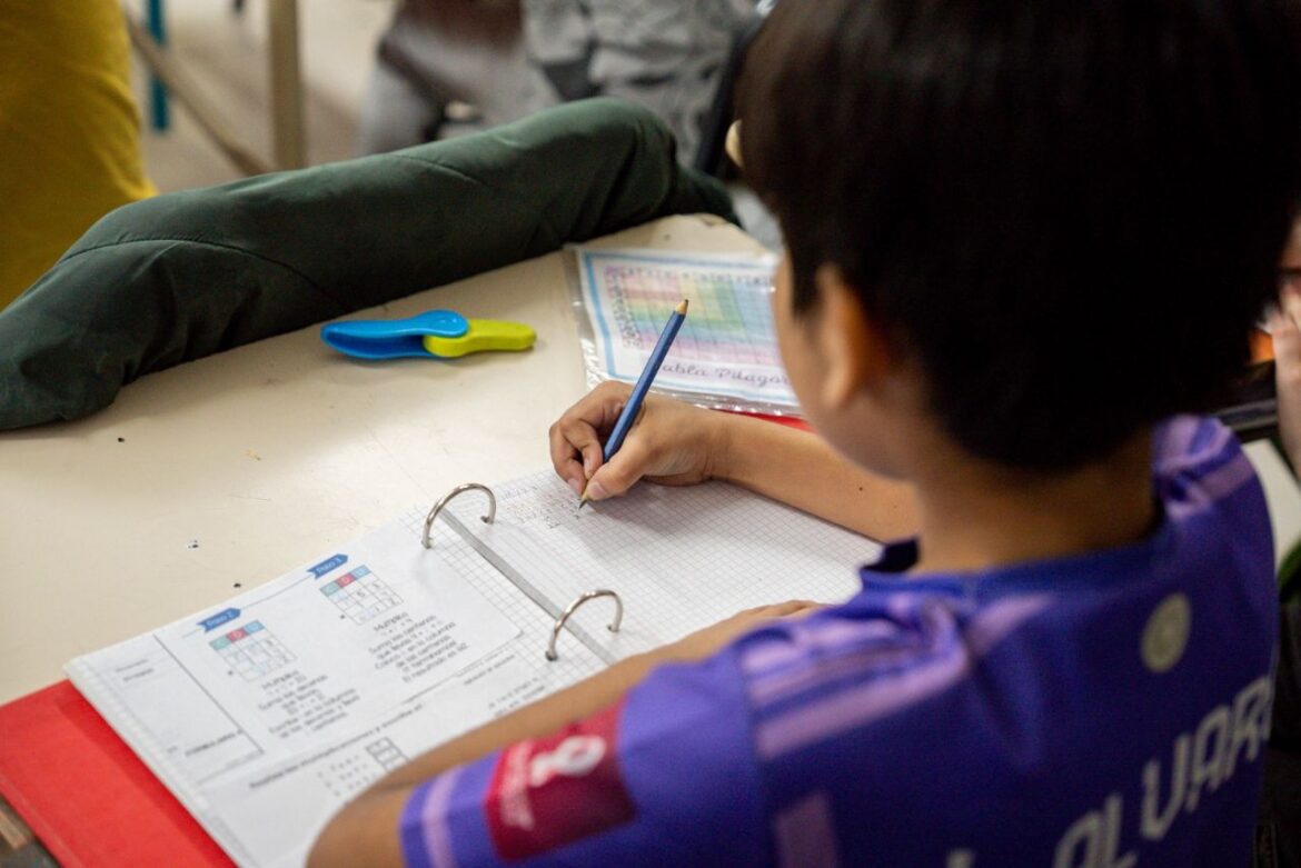 Gobierno hace frente al recorte de fondos nacionales y las escuelas vuelven a contar con conectividad