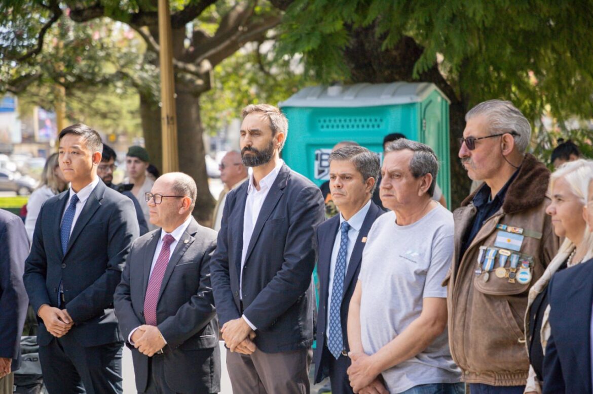 Por primera vez el gobierno provincial  homenajeó a los héroes de Malvinas en el “Monumento a los Caídos en Malvinas” de la ciudad de Bs As.