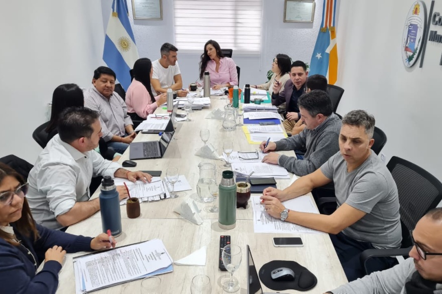 Pedidos de informes, nuevo semáforo y reductores de velocidad, en la agenda del Concejo Deliberante