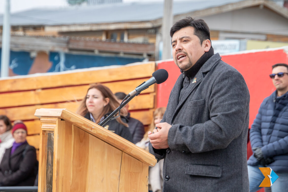 «Defendiendo el Empleo y la Soberanía: Harrington en la Controversia Industrial»