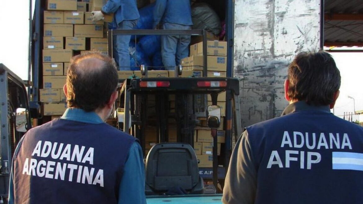 Contra la inflación: el Gobierno flexibilizó el ingreso de importaciones textiles y electrodomésticos